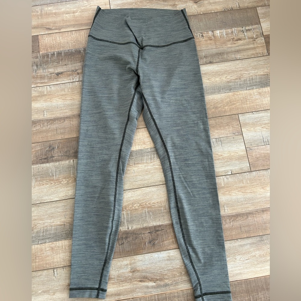 Lululemon leggings size 10